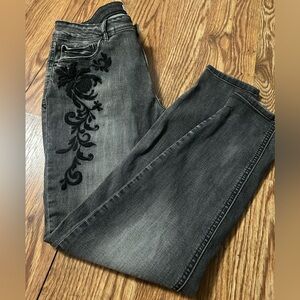 Kensie Embroidered Jeans With Flowers, Cropped Mid Rise Distressed Black